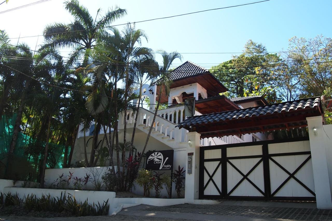 Couette-café Casa Vitality - Playa Guiones, - 4 Minute Walk To The *