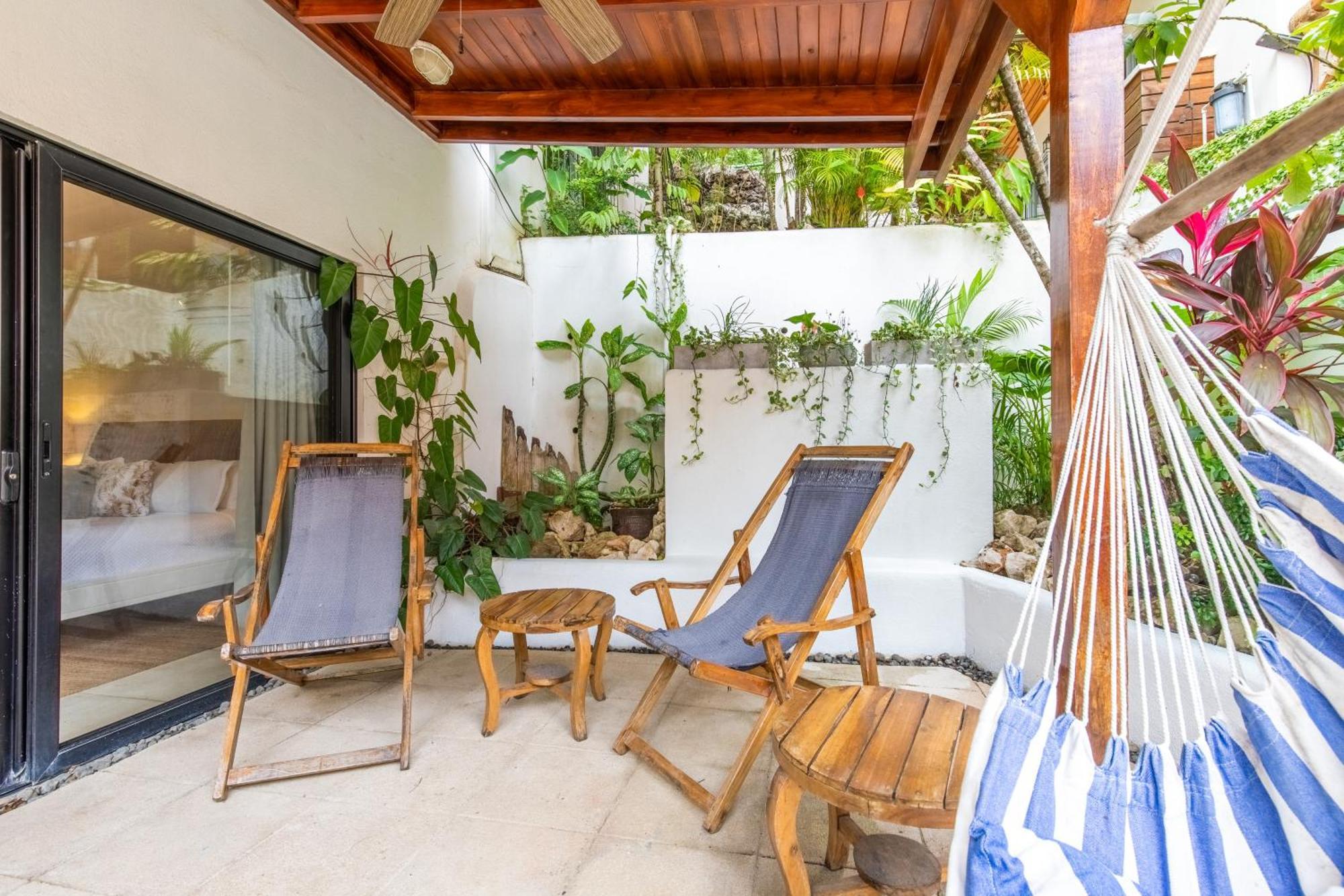 Couette-café Casa Vitality - Playa Guiones, - 4 Minute Walk To The *